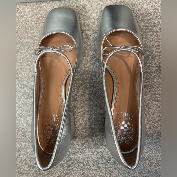 Vince Camuto Charley Silver Metallic Nappa Mary Jane with Bow - Size 8 (NIB) - Picture 6 of 14